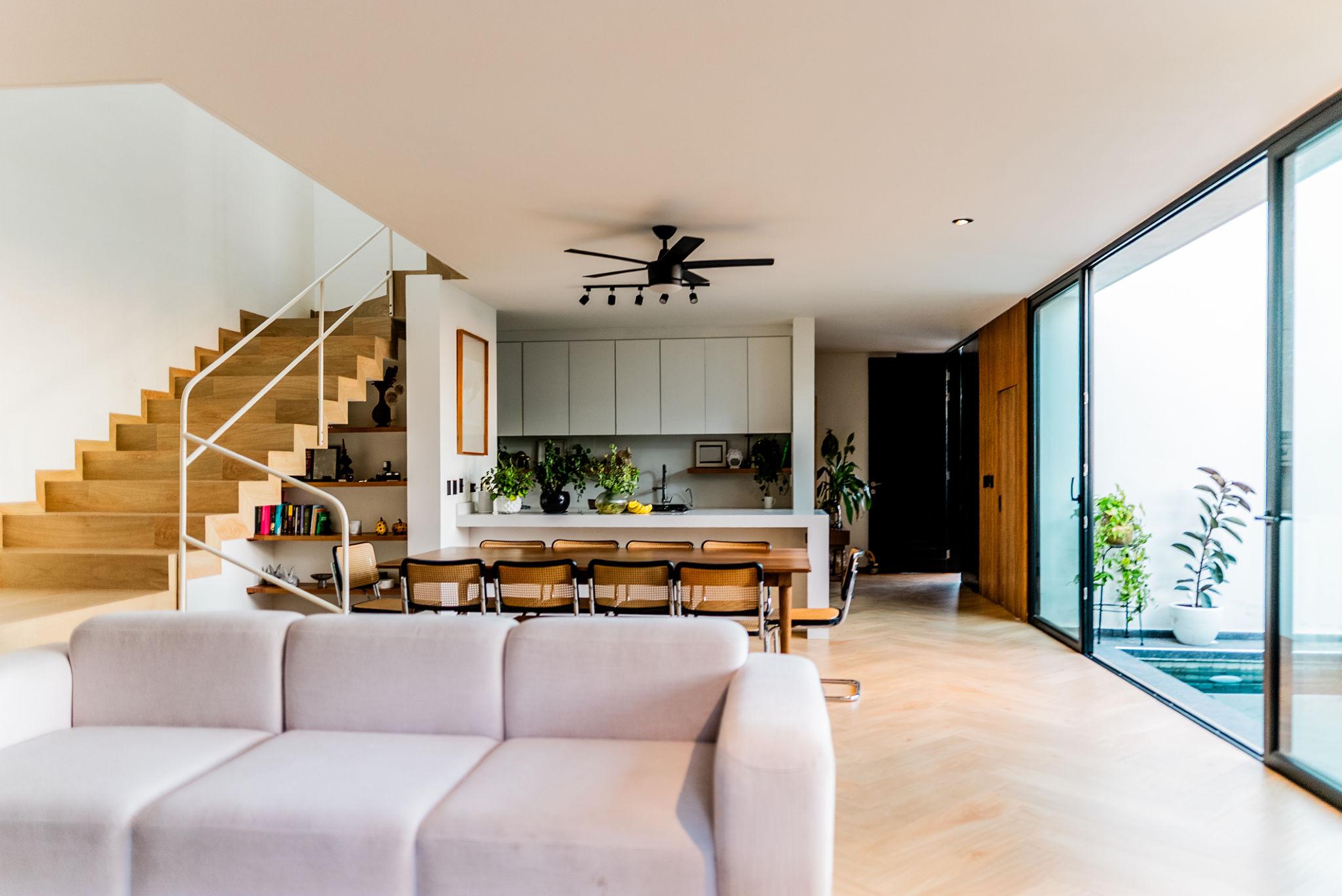 Elegant 3-Bedroom Townhouse in Quiet Neighborhood